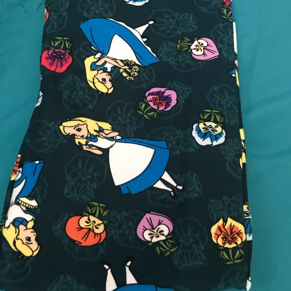 Disney Alice in wonderland leggings Lularoe TC
